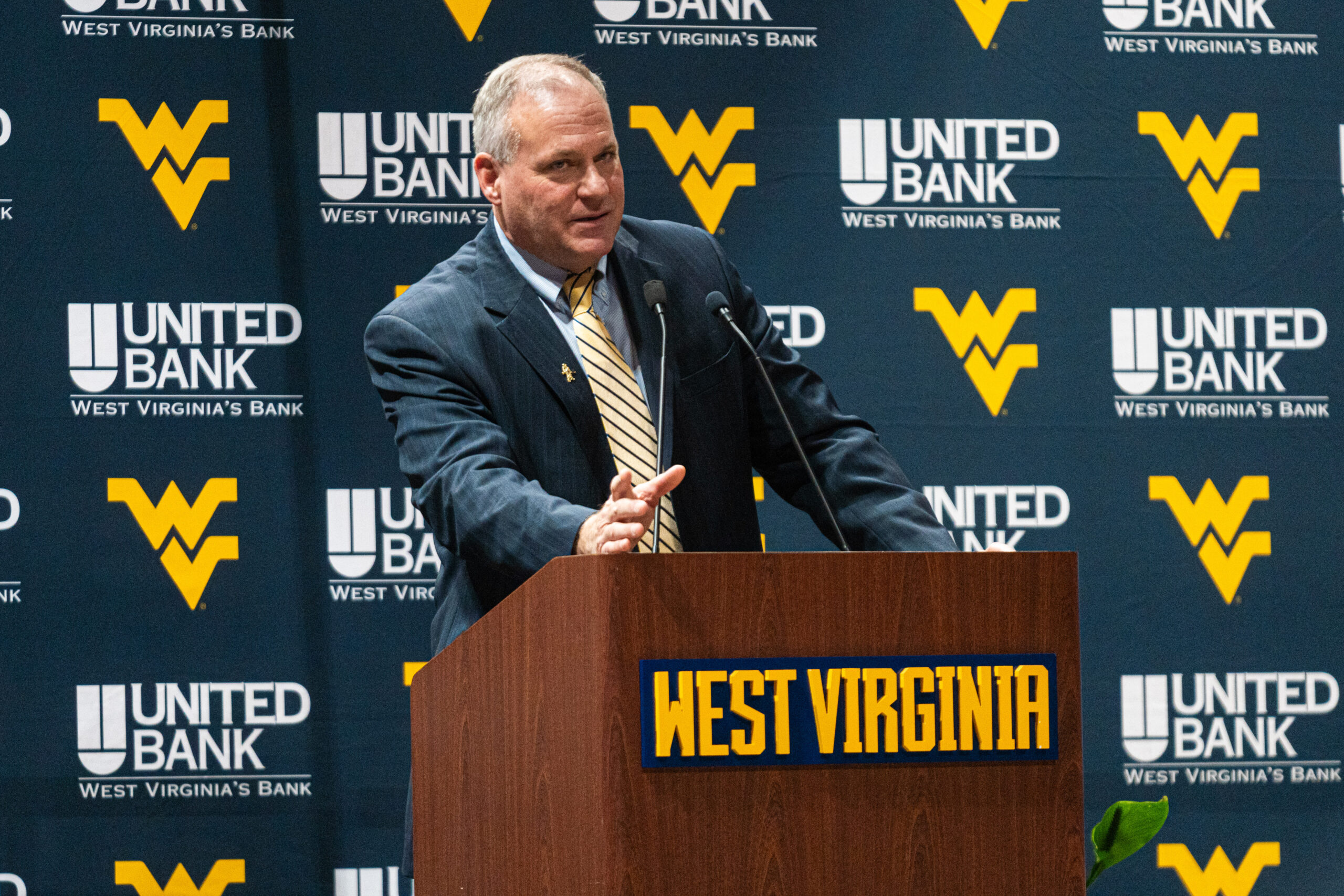 COLUMN: The divide in WVU's football fan base was a participant at Rich Rodriguez's press conference